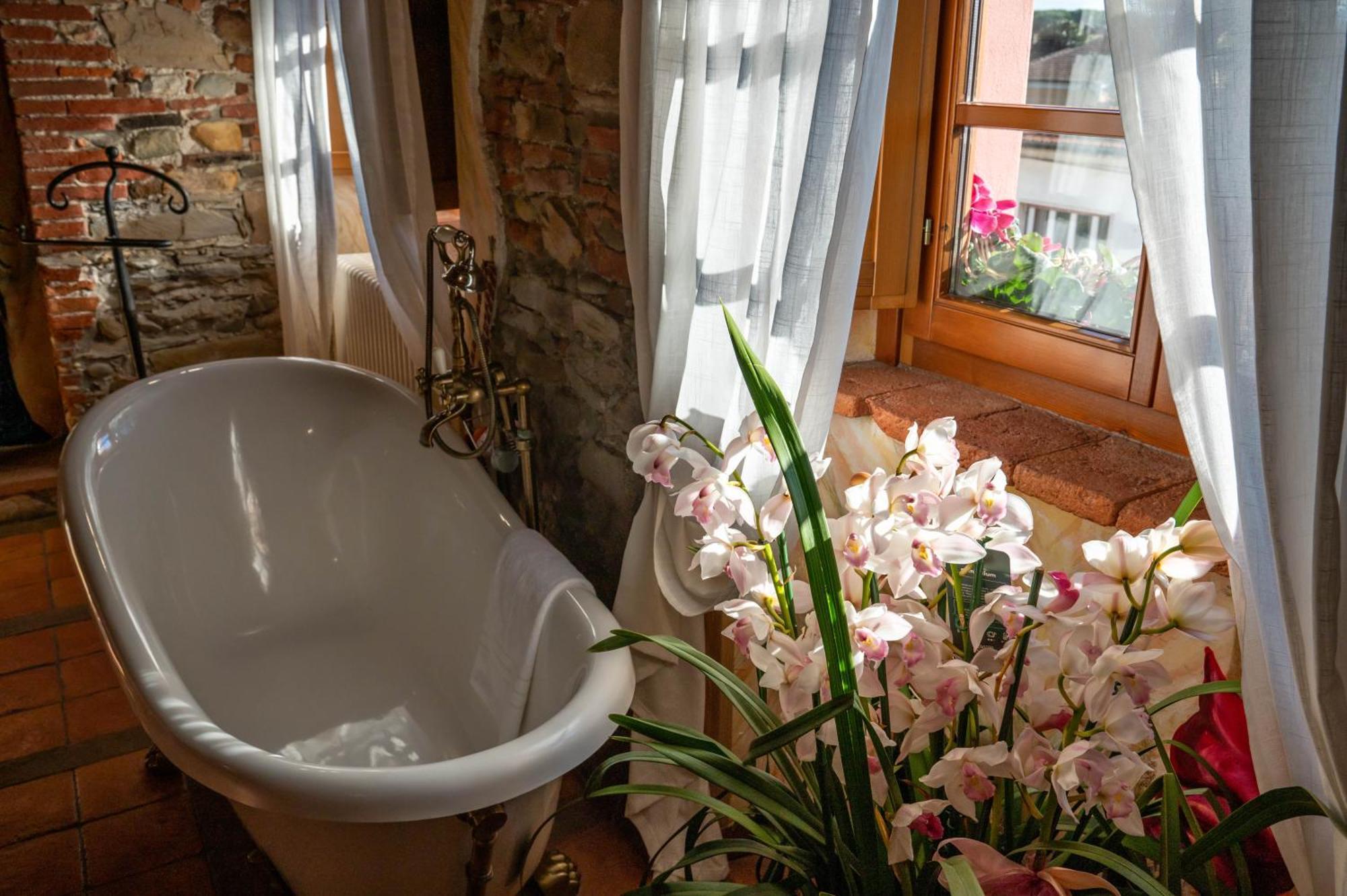 Luxury Corte Di Re Artu Λούκα Εξωτερικό φωτογραφία